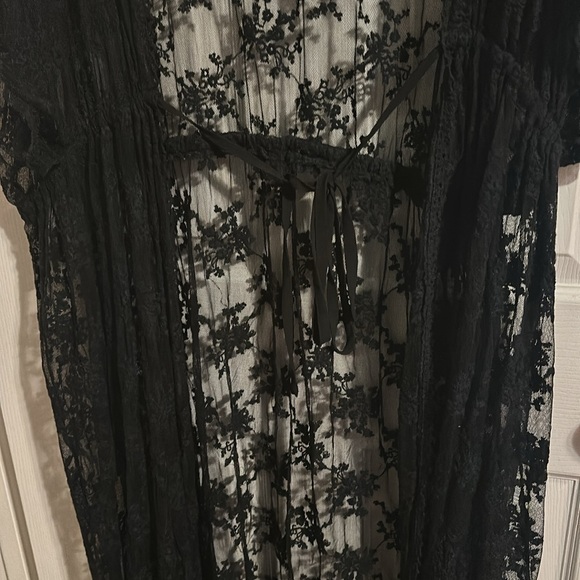 Used Torrid Black Lace Robe/Cover Up - Picture 3 of 4